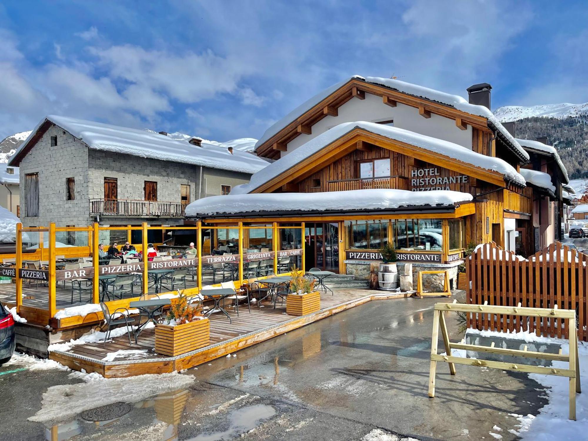 Hotel Galli'S - Centro Ливиньо Екстериор снимка